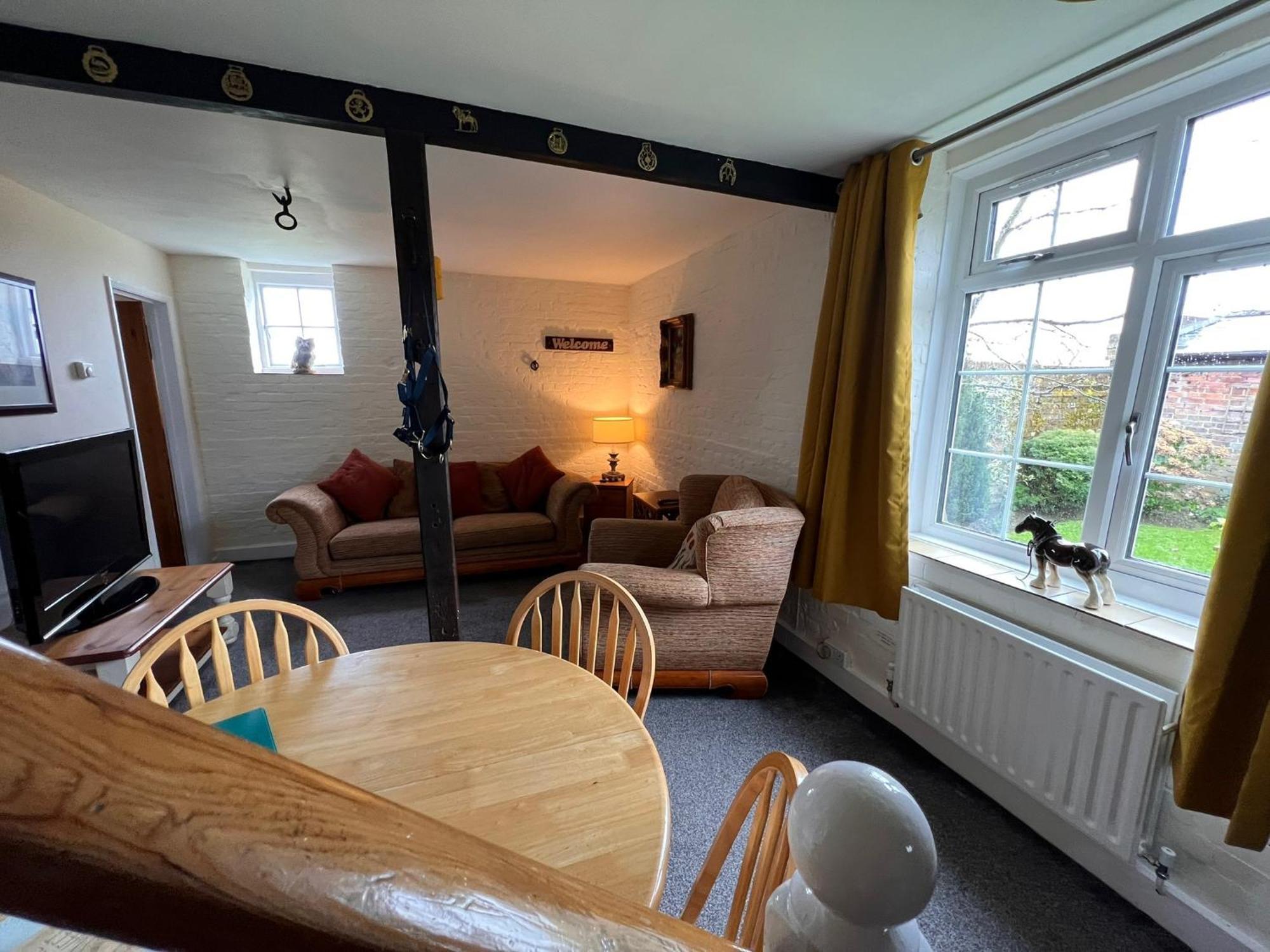Hunston Mill Self Catering Dog Stay For Free 치체스터 외부 사진
