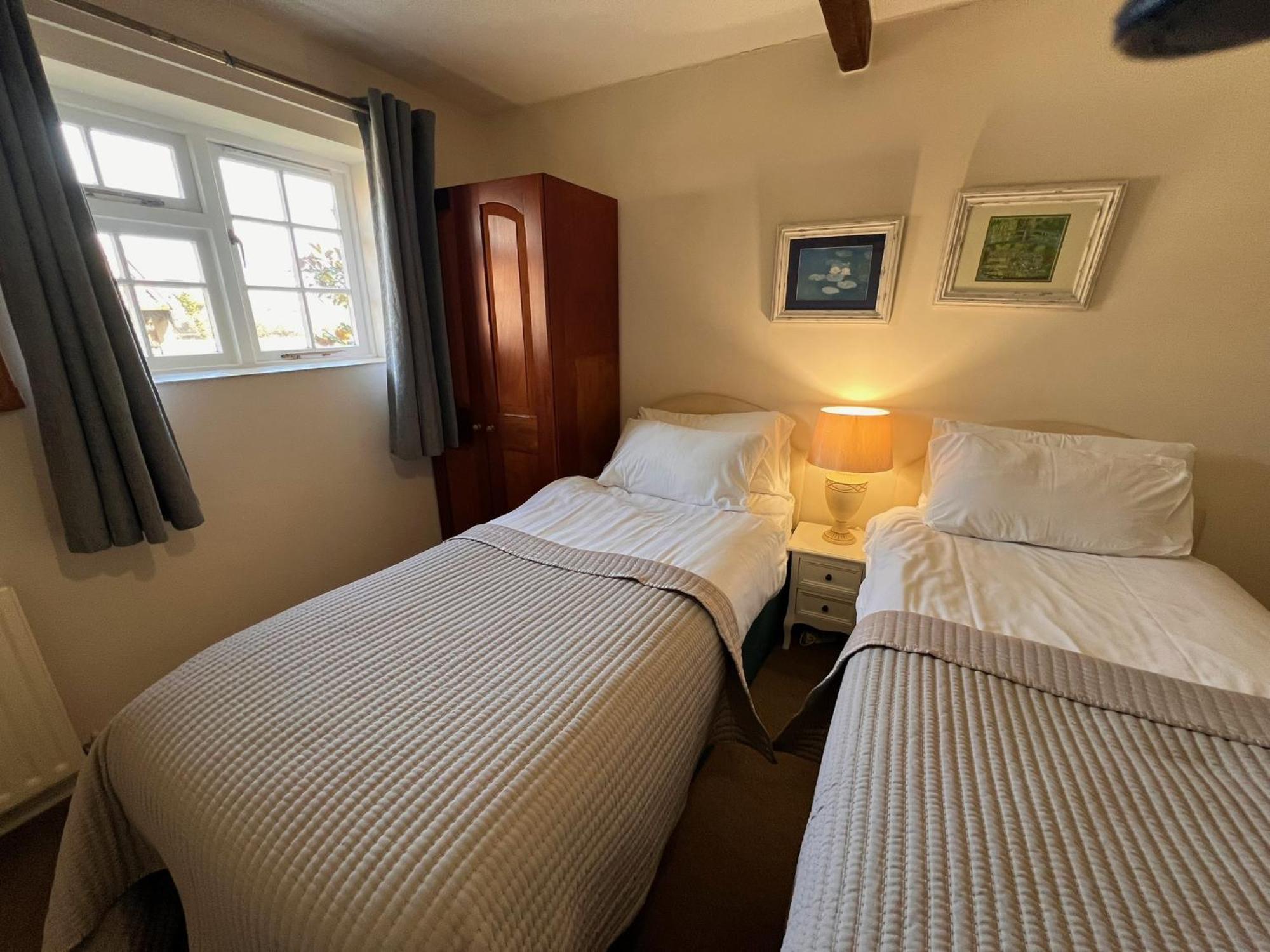 Hunston Mill Self Catering Dog Stay For Free 치체스터 외부 사진