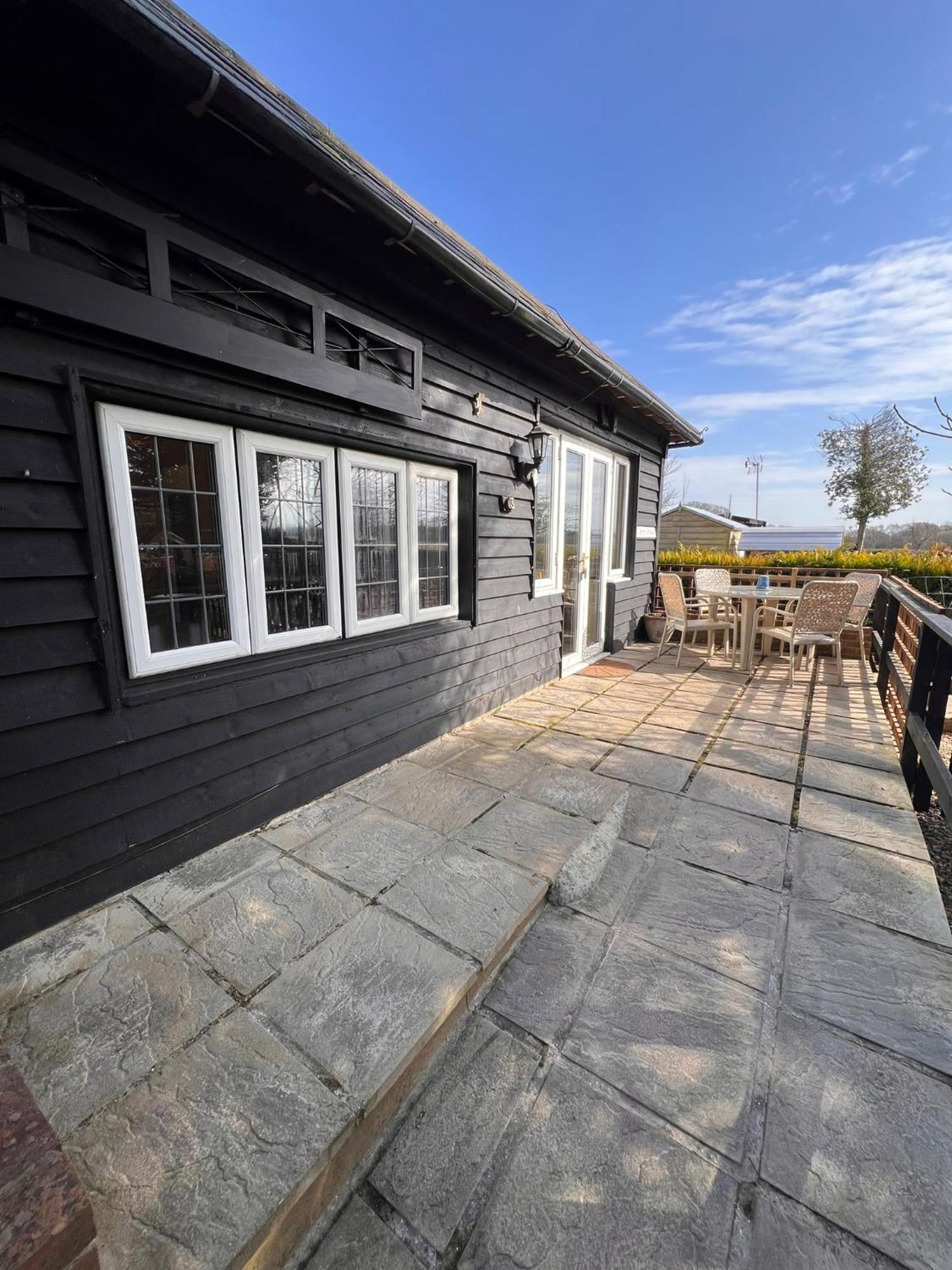 Hunston Mill Self Catering Dog Stay For Free 치체스터 외부 사진