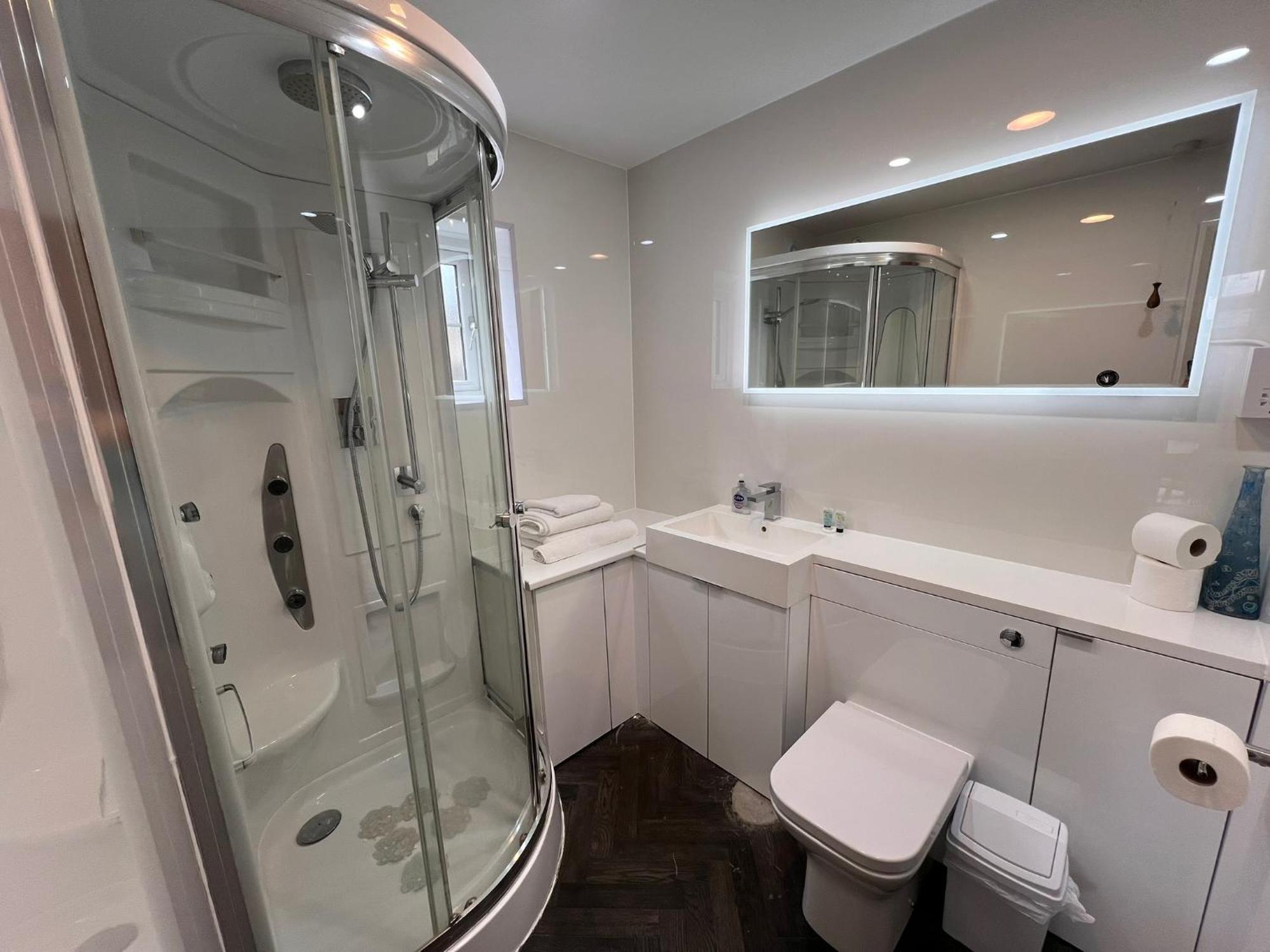 Hunston Mill Self Catering Dog Stay For Free 치체스터 외부 사진