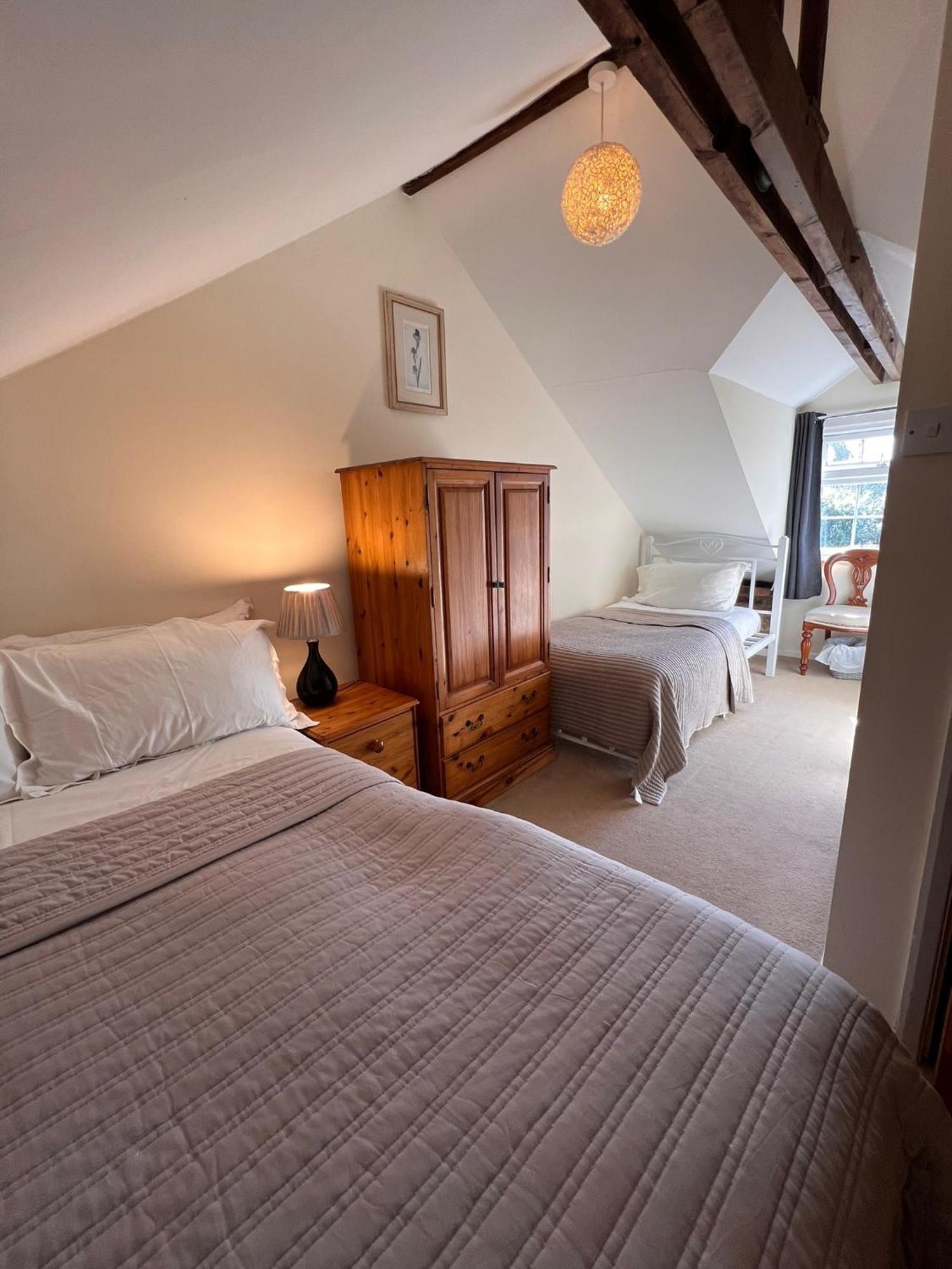 Hunston Mill Self Catering Dog Stay For Free 치체스터 외부 사진