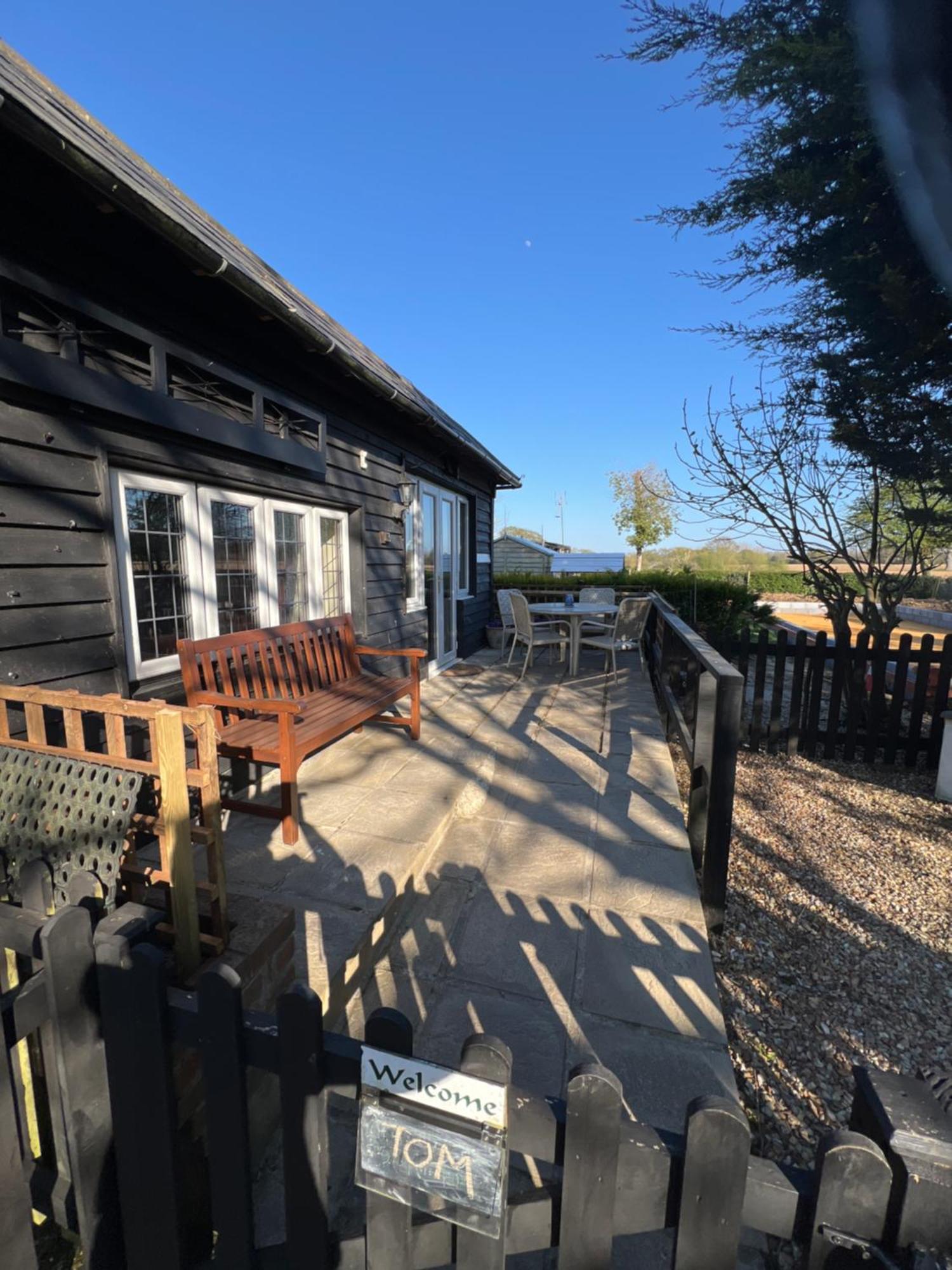 Hunston Mill Self Catering Dog Stay For Free 치체스터 외부 사진