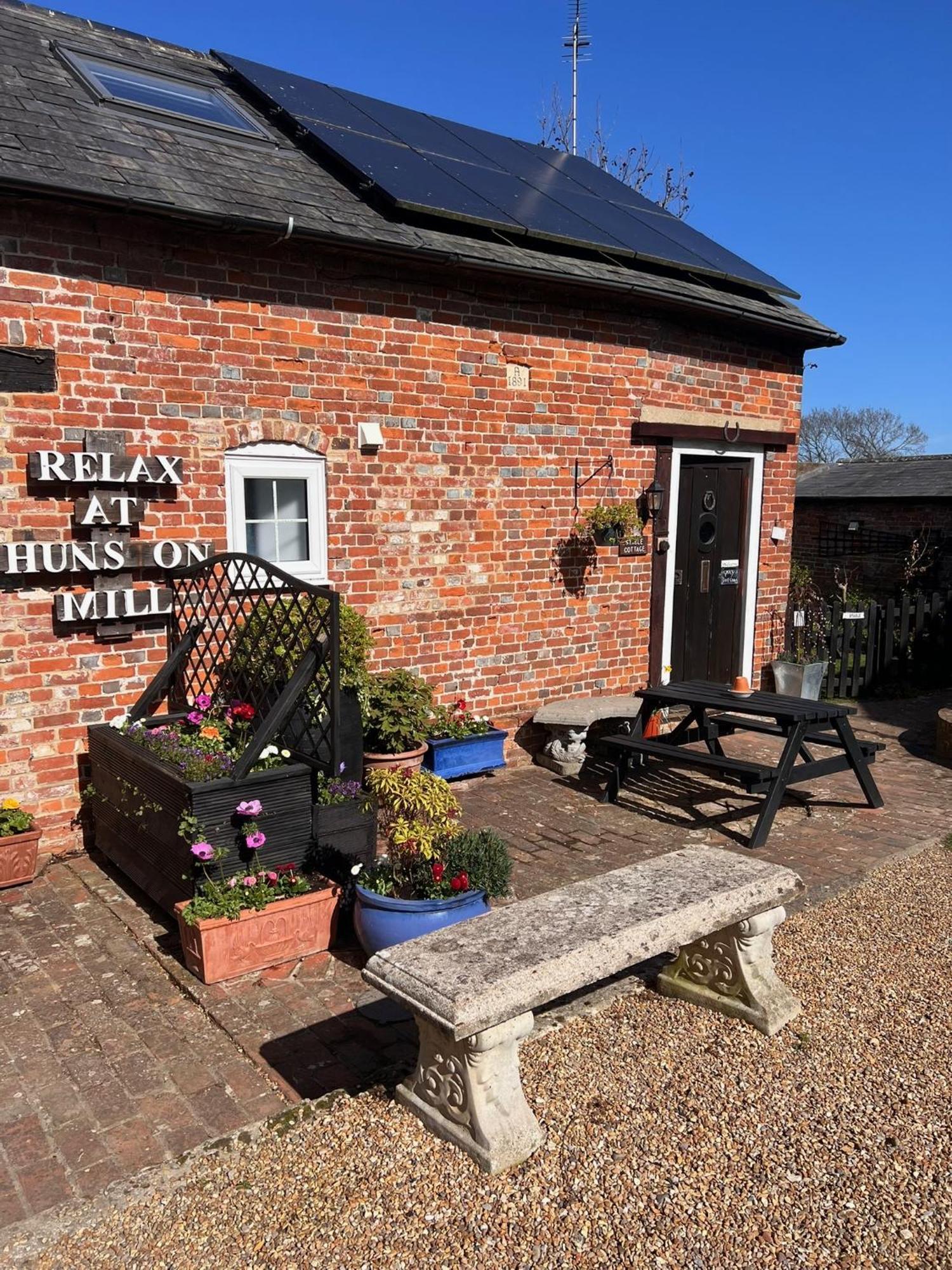 Hunston Mill Self Catering Dog Stay For Free 치체스터 외부 사진