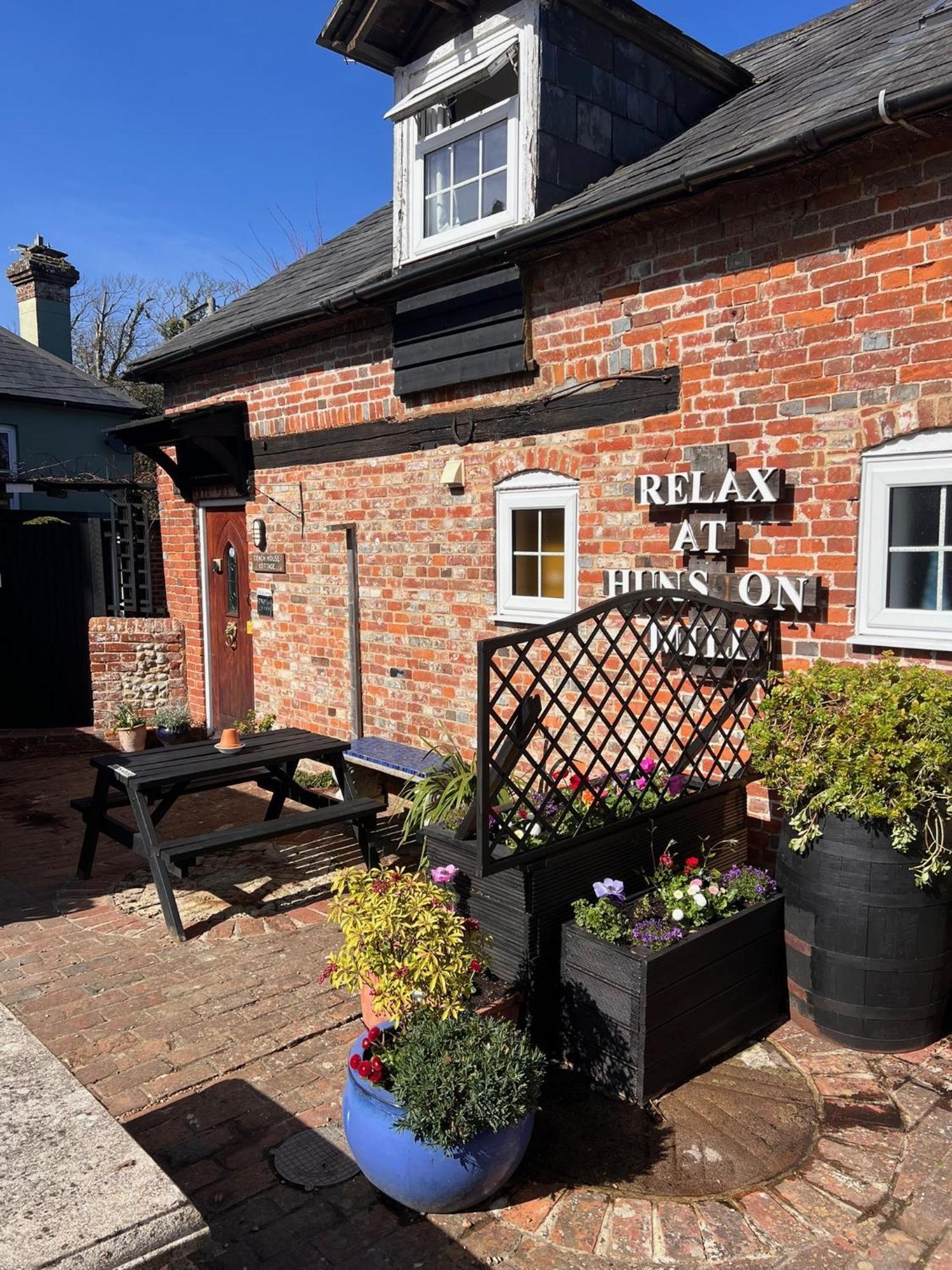 Hunston Mill Self Catering Dog Stay For Free 치체스터 외부 사진