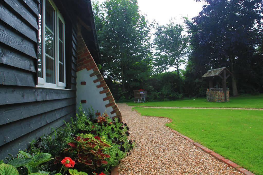 Hunston Mill Self Catering Dog Stay For Free 치체스터 외부 사진