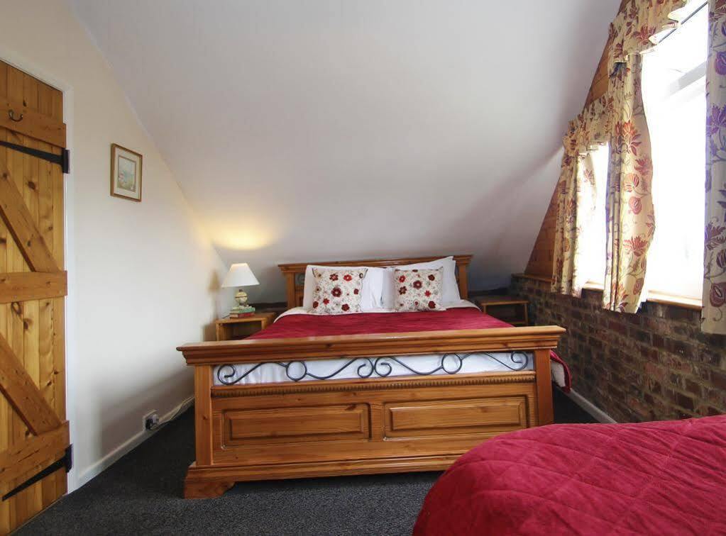 Hunston Mill Self Catering Dog Stay For Free 치체스터 외부 사진